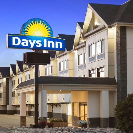 Days Inn By Wyndham Calgary Northwest Exterior foto